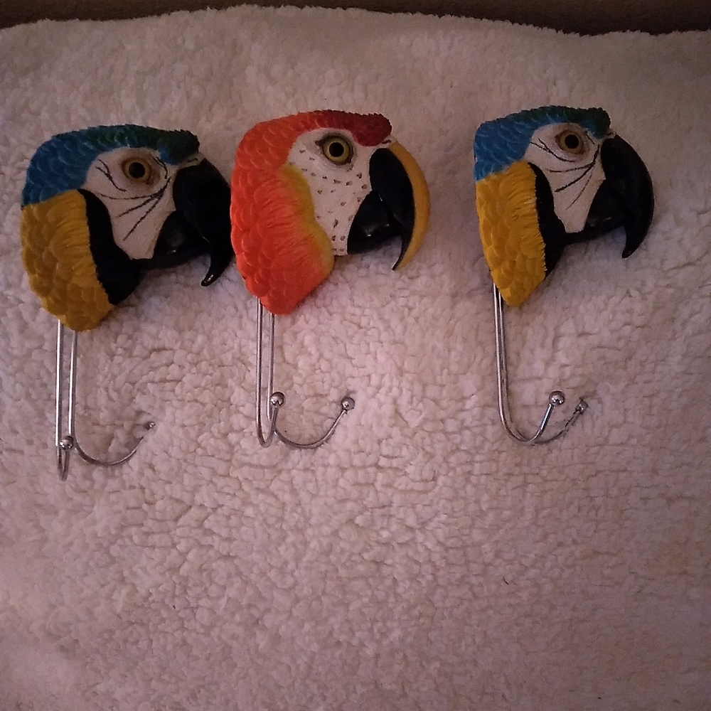 3 Parrot Wall hooks